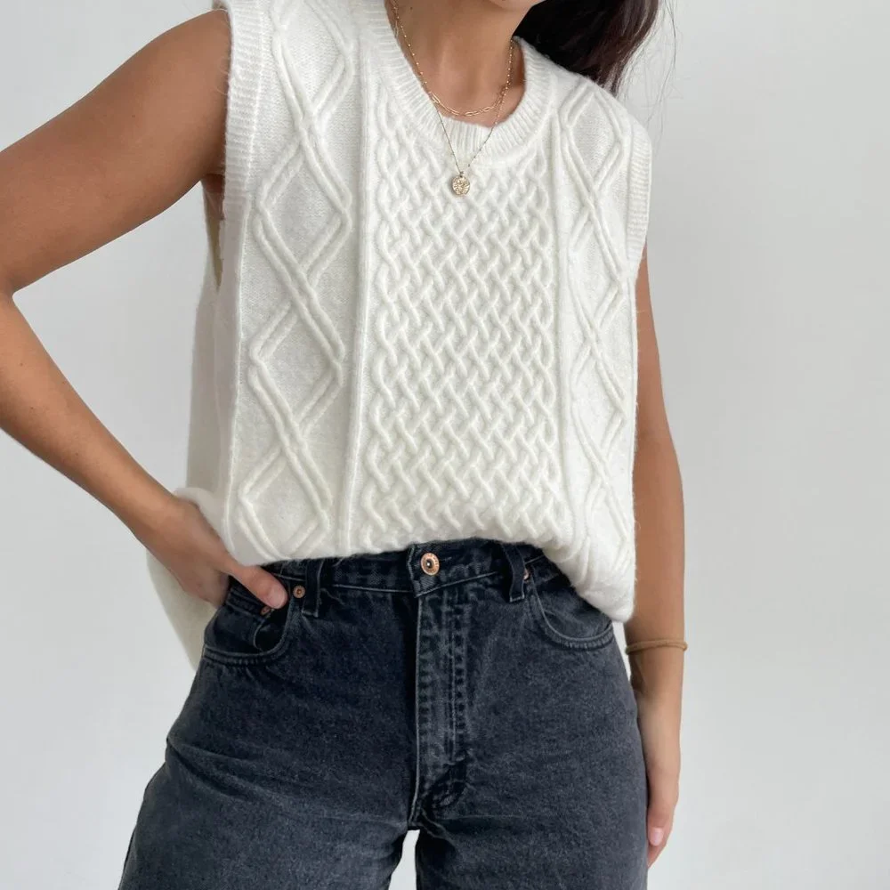 Talbots cable knit sleeveless sweater vets in cream white - Picture 7 of 10
